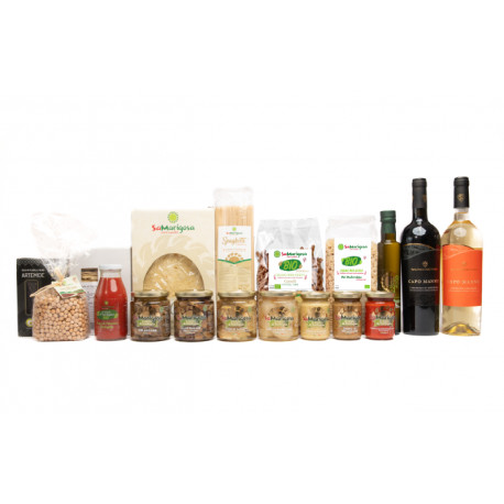 Gift basket 18 items.